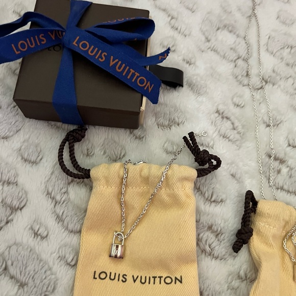 Authentic LV sterling silver LV bracelet & matching necklace that will retire - Picture 3 of 6